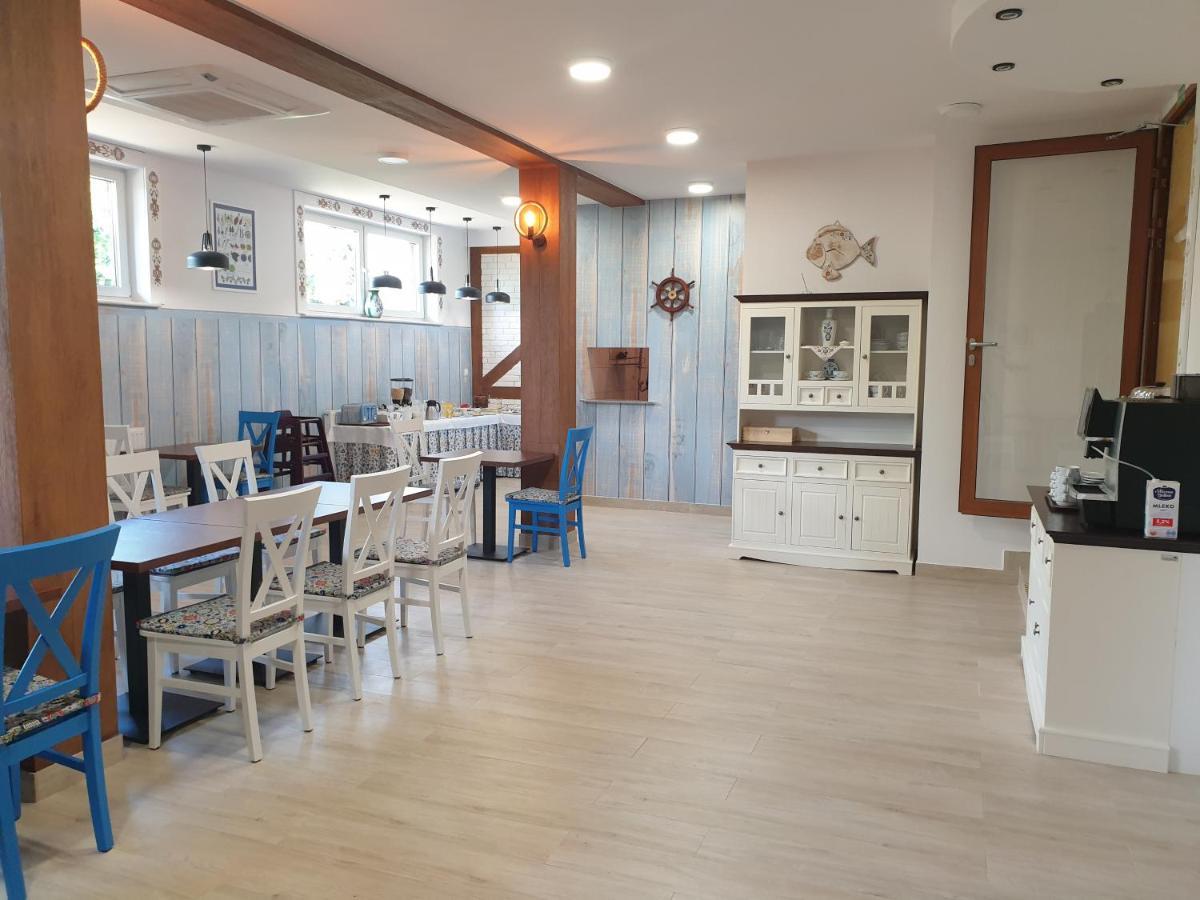 Dom Jastrzebia Z Basenem I Jacuzzi Apartment Jastrzebia Gora Exterior photo