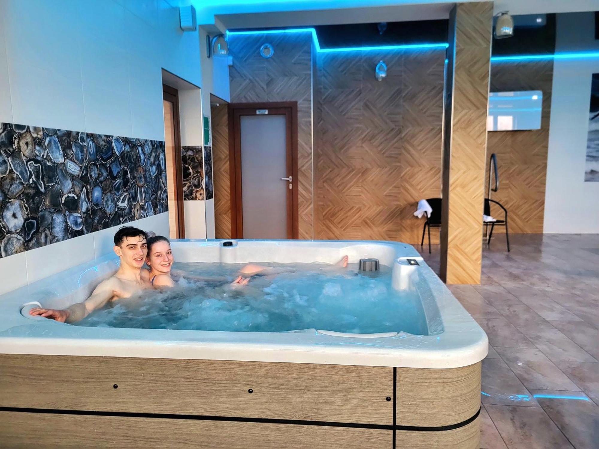 Dom Jastrzebia Z Basenem I Jacuzzi Apartment Jastrzebia Gora Exterior photo
