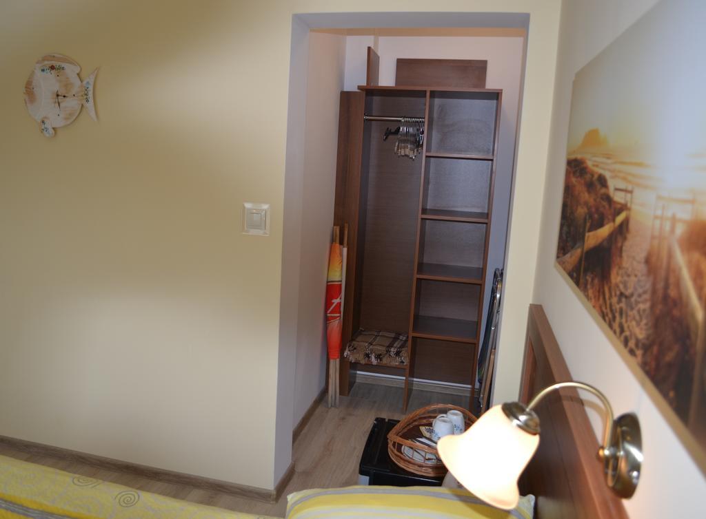 Dom Jastrzebia Z Basenem I Jacuzzi Apartment Jastrzebia Gora Exterior photo