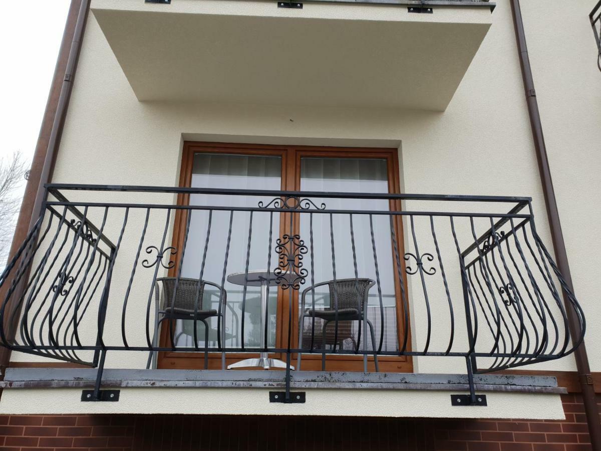 Dom Jastrzebia Z Basenem I Jacuzzi Apartment Jastrzebia Gora Exterior photo