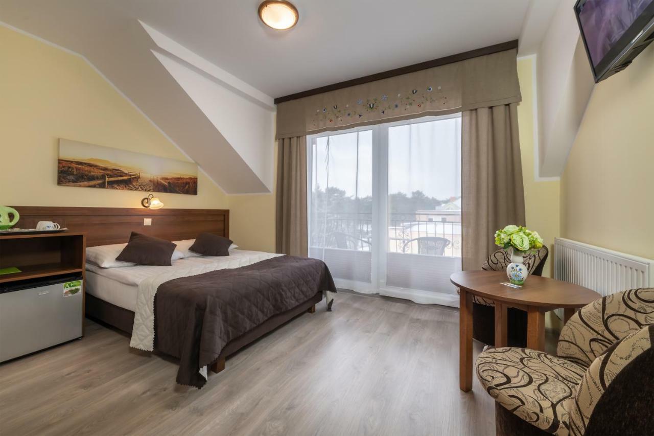 Dom Jastrzebia Z Basenem I Jacuzzi Apartment Jastrzebia Gora Exterior photo