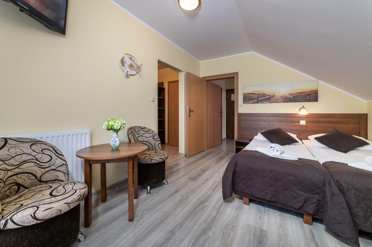 Dom Jastrzebia Z Basenem I Jacuzzi Apartment Jastrzebia Gora Exterior photo